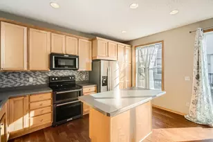 11322 Stratton Ave, Eden Prairie, MN 55344 - Photo 9