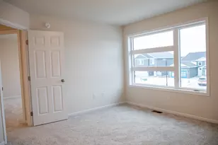 6704 Meadow View Dr S, Fargo, ND 58104 - Photo 15