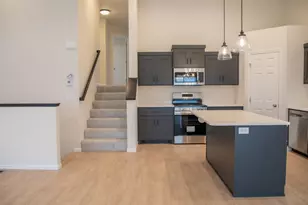 6704 Meadow View Dr S, Fargo, ND 58104 - Photo 7