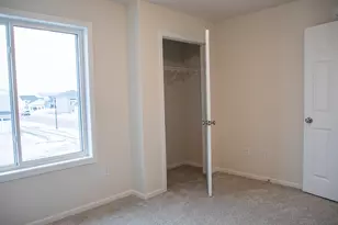 6704 Meadow View Dr S, Fargo, ND 58104 - Photo 13