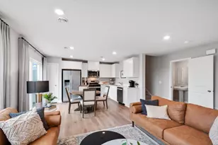 17561 Driscoll Pl, Lakeville, MN 55044 - Photo 5