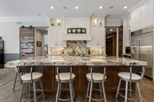 5901 Drake Dr, Maple Plain, MN 55359 - Photo 9