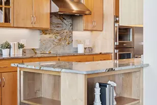 1201 Yale Pl, Minneapolis, MN 55403 - Photo 11