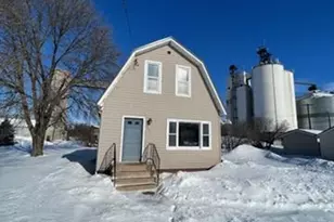 261 State St, Jackson, MN 56143 - Photo 1