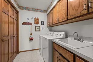 1003 Hill Ct, Shoreview, MN 55126 - Photo 7