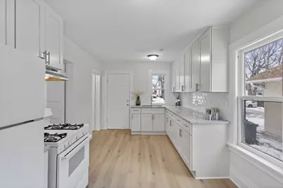 2024 Queen Avenue N, Minneapolis, MN 55411 - Photo 11