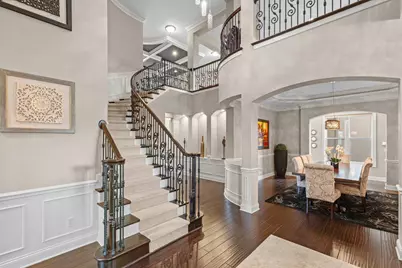 10033 Frederick Place, Eden Prairie, MN 55347 - Photo 3