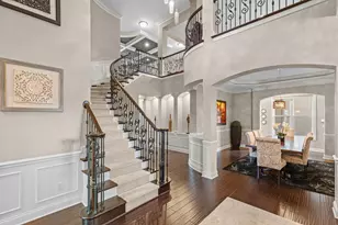 10033 Frederick Pl, Eden Prairie, MN 55347 - Photo 3