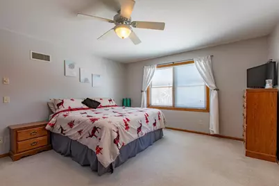 57618 205th Avenue, Plainview, MN 55964 - Photo 17