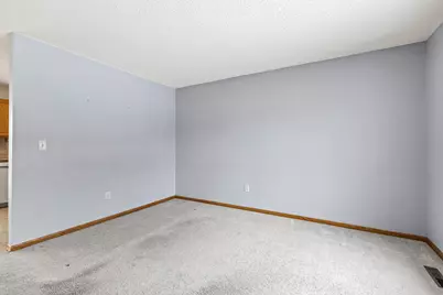 529 5th Avenue E, Shakopee, MN 55379 - Photo 9