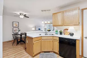 8404 Copperfield Way, Inver Grove Heights, MN 55076 - Photo 15