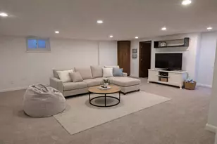 2300 Dahl Ct E, Maplewood, MN 55119 - Photo 9