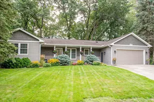 2300 Dahl Ct E, Maplewood, MN 55119 - Photo 13