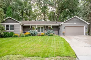 2300 Dahl Ct E, Maplewood, MN 55119 - Photo 11