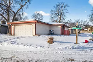8233 Douglas Ln N, Brooklyn Park, MN 55445 - Photo 47