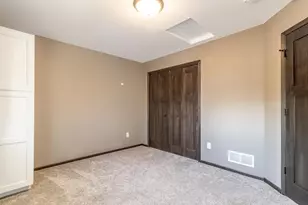 2021 Bluestem Dr, Mankato, MN 56001 - Photo 23