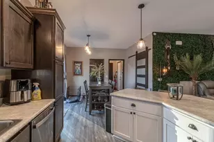 2021 Bluestem Dr, Mankato, MN 56001 - Photo 11