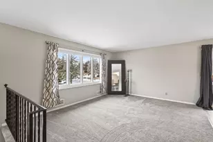 10381 Balsam Ln, Eden Prairie, MN 55347 - Photo 7