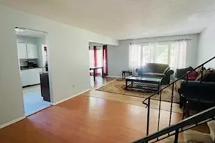 504 Crestview Dr S, Maplewood, MN 55119 - Photo 3