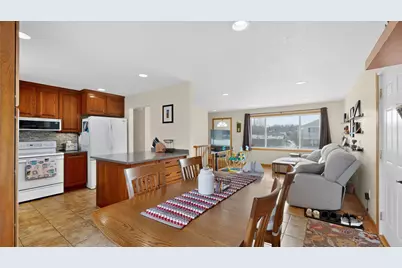 615 Meadow Run Drive SW, Rochester, MN 55902 - Photo 7