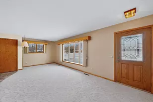 302 Cross St, Lake City, MN 55041 - Photo 3