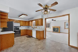 302 Cross St, Lake City, MN 55041 - Photo 15