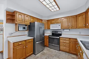 302 Cross St, Lake City, MN 55041 - Photo 11