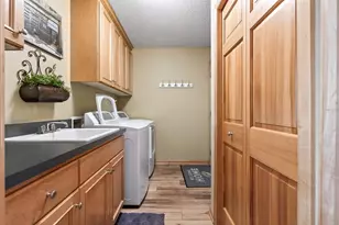 1585 Summit Shores Cir, Burnsville, MN 55306 - Photo 33