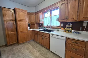 702 4th St SE, Pipestone, MN 56164 - Photo 7