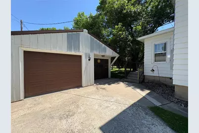 201 3rd Street SE, Renville, MN 56284 - Photo 5