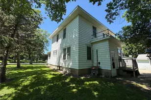 201 3rd St SE, Renville, MN 56284 - Photo 3