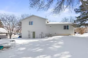 530 Jackson St SW, Hutchinson, MN 55350 - Photo 23