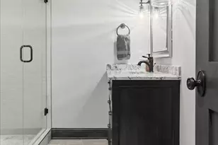 5204 Glengarry Pkwy, Edina, MN 55436 - Photo 71