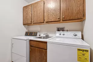 1235 Yale Pl, Minneapolis, MN 55403 - Photo 17