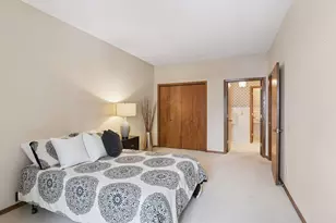 1235 Yale Pl, Minneapolis, MN 55403 - Photo 23