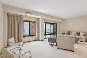 1235 Yale Pl, Minneapolis, MN 55403 - Photo 3