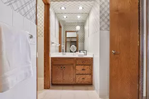 1235 Yale Pl, Minneapolis, MN 55403 - Photo 25