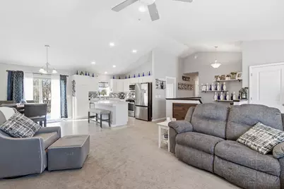 917 Mulberry Avenue NE, Montgomery, MN 56069 - Photo 9