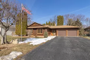 1081 Avanti Dr, Mendota Heights, MN 55118 - Photo 1