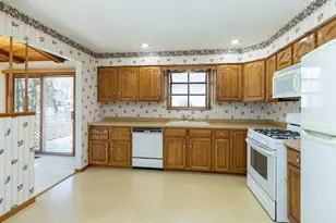 1081 Avanti Dr, Mendota Heights, MN 55118 - Photo 9