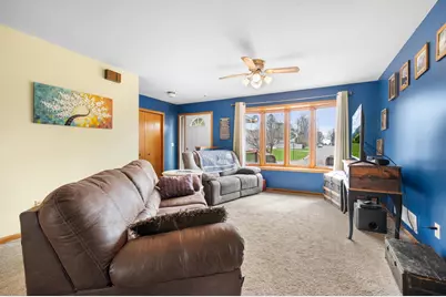 370 7th Street SW, Plainview, MN 55964 - Photo 3