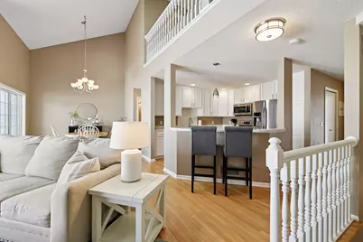 934 Kelly Court, Chanhassen, MN 55317 - Photo 5