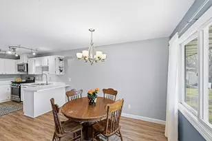 12210 Oak Leaf Cir, Burnsville, MN 55337 - Photo 9