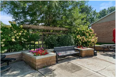 810 Old Settlers Trail #5, Hopkins, MN 55343 - Photo 21