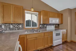 1161 Yellowstone Ave, Saint Cloud, MN 56303 - Photo 5