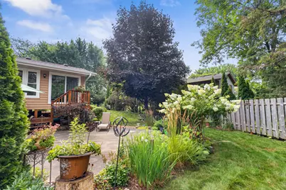 2470 Hillside Road, White Bear Lake, MN 55110 - Photo 9