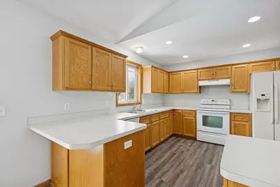 211 7th Street S, Winsted, MN 55395 - Photo 9