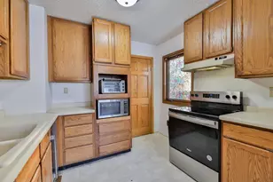 1011 14th St S, Fargo,  58103 - Photo 9