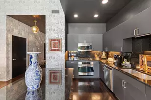 215 10th Ave S, Minneapolis, MN 55415 - Photo 13