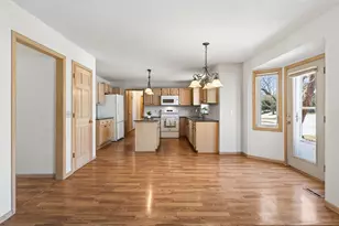 640 Hackmore Dr, Eagan, MN 55123 - Photo 21